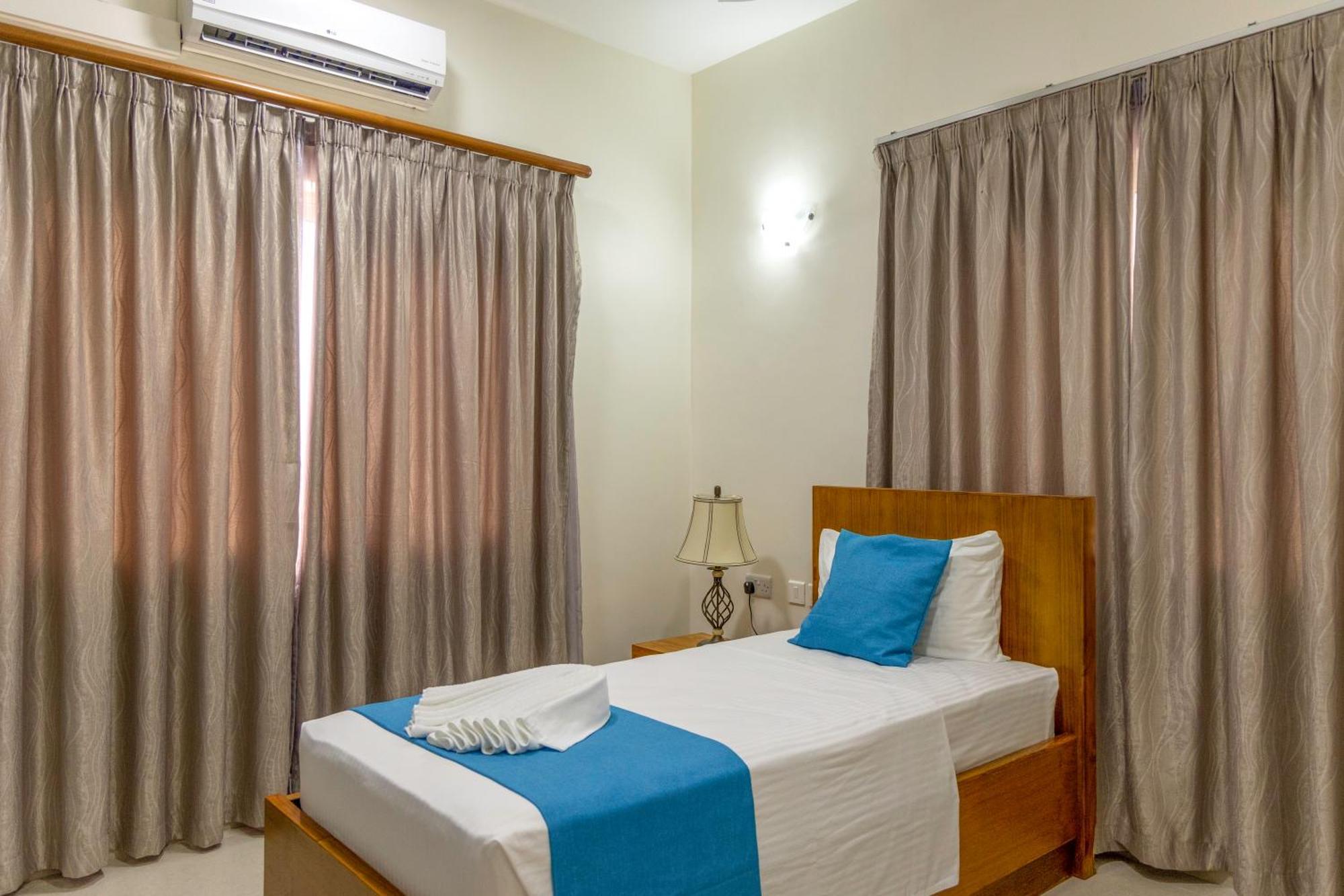 Sahaj Holiday Apartments Baie Sainte Anne Buitenkant foto