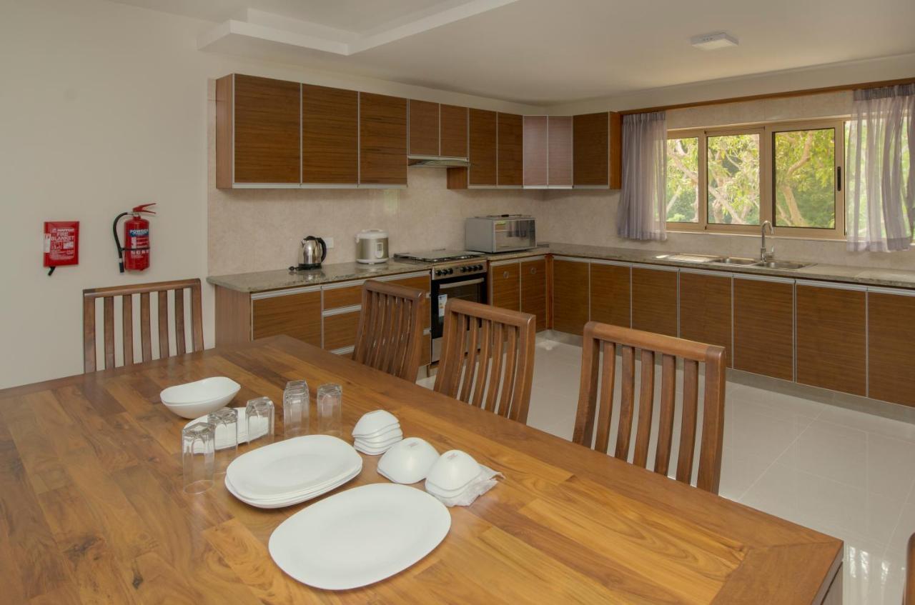 Sahaj Holiday Apartments Baie Sainte Anne Buitenkant foto